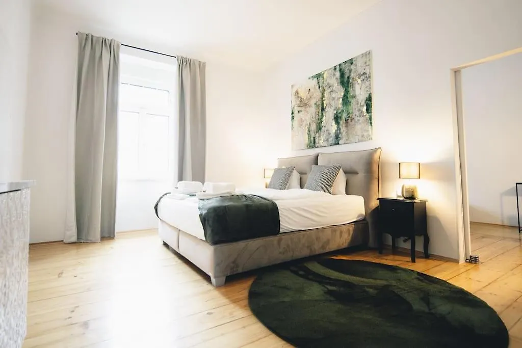 Charmantes Apartment Mit Terrasse Graz Austria