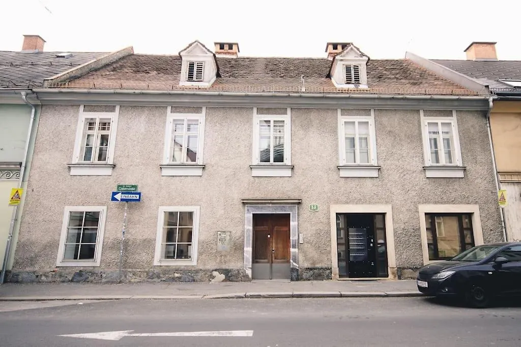 Charmantes Apartment Mit Terrasse Graz